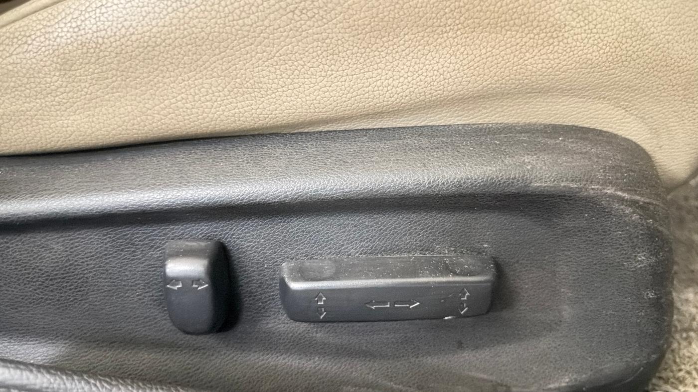 2019 Honda Civic 1.8L I-VTEC VX CVT, Petrol, Automatic, 86,984 km, Driver Side Adjustment Panel