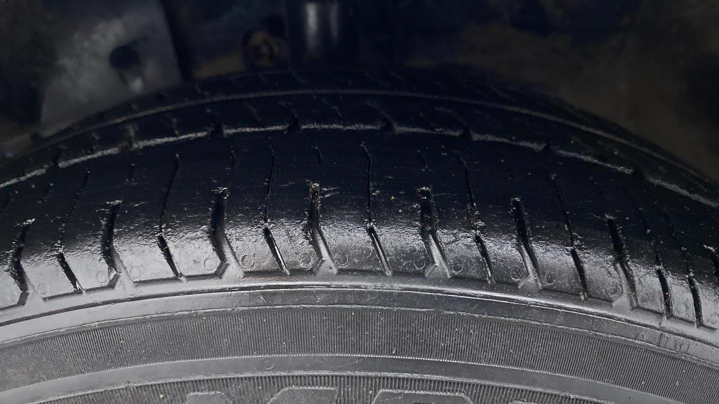 2012 Honda Brio S MT, CNG, Manual, Left Front Tyre Tread