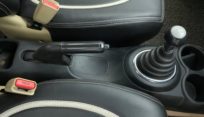 2012 Honda Brio S MT, CNG, Manual, Gear Lever