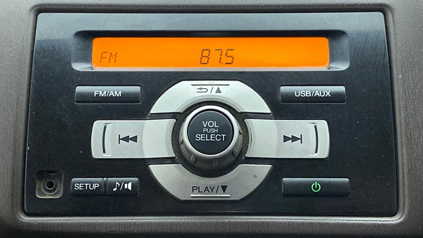 2012 Honda Brio S MT, CNG, Manual, Infotainment System