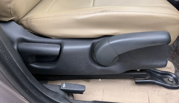 2016 Honda City 1.5L I-VTEC V MT, Petrol, Manual, 39,453 km, Driver Side Adjustment Panel