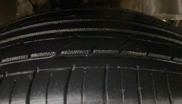 2014 Honda Amaze 1.5L I-DTEC S, Diesel, Manual, 75,993 km, Right Front Tyre Tread