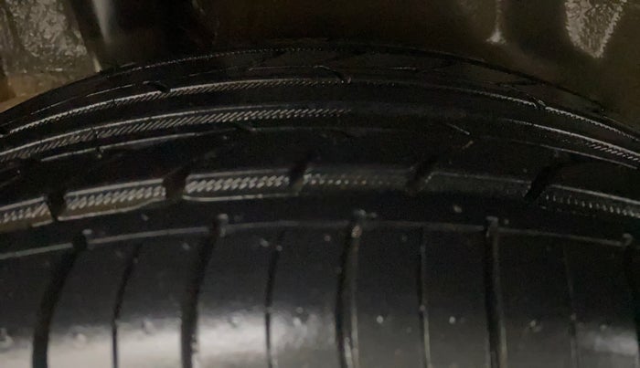 2014 Honda Amaze 1.5L I-DTEC S, Diesel, Manual, 75,993 km, Right Rear Tyre Tread
