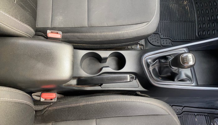 2023 Hyundai NEW I20 SPORTZ 1.2 MT, Petrol, Manual, 48,674 km, Gear Lever