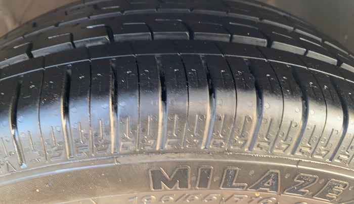 2023 Hyundai NEW I20 SPORTZ 1.2 MT, Petrol, Manual, 48,674 km, Right Front Tyre Tread