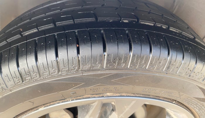 2023 Hyundai NEW I20 SPORTZ 1.2 MT, Petrol, Manual, 48,674 km, Left Front Tyre Tread