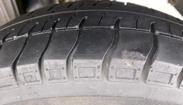 2017 Maruti Alto 800 LXI OPT, Petrol, Manual, 66,321 km, Left Rear Tyre Tread