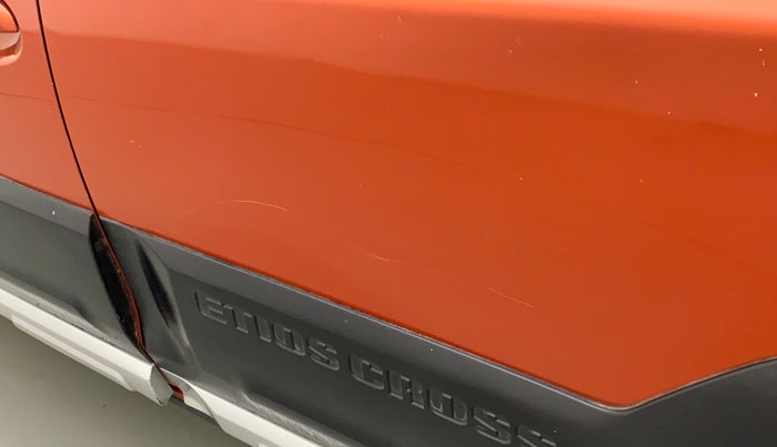 2015 Toyota Etios CROSS 1.5 V, Petrol, Manual, 64,229 km, Rear left door - Minor scratches