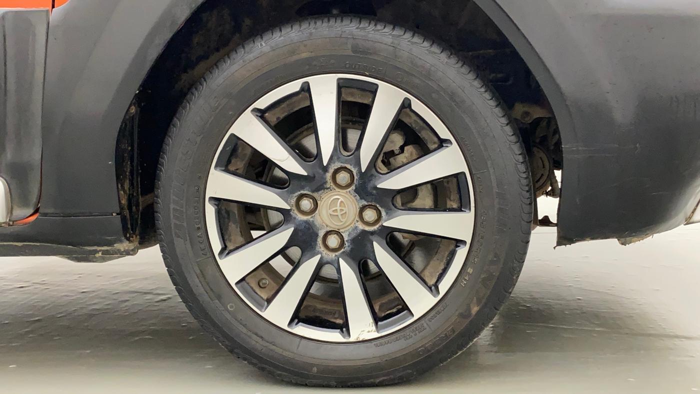 2015 Toyota Etios CROSS 1.5 V, Petrol, Manual, 64,229 km, Right Front Wheel