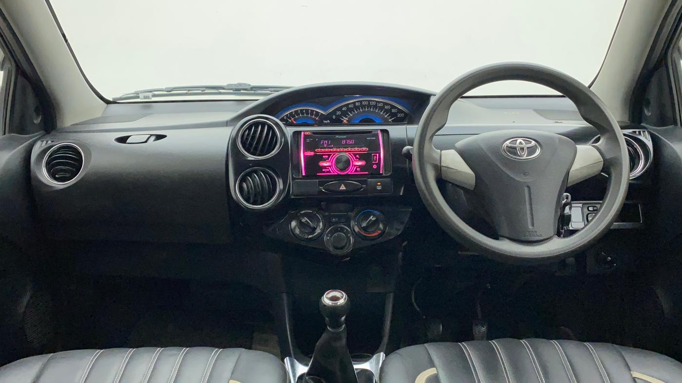 2015 Toyota Etios CROSS 1.5 V, Petrol, Manual, 64,229 km, Dashboard