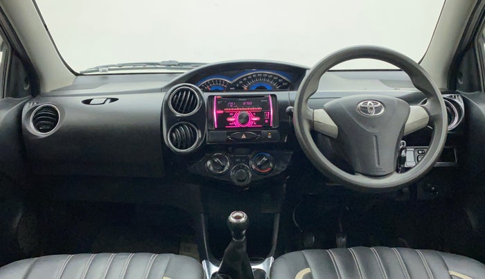2015 Toyota Etios CROSS 1.5 V, Petrol, Manual, 64,229 km, Dashboard