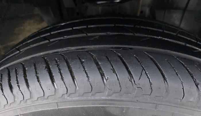 2021 Nissan MAGNITE XV  TURBO MT, Petrol, Manual, 20,275 km, Right Front Tyre Tread