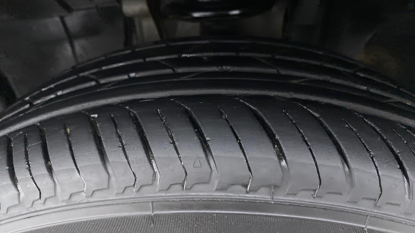 2021 Nissan MAGNITE XV  TURBO MT, Petrol, Manual, 20,275 km, Left Front Tyre Tread