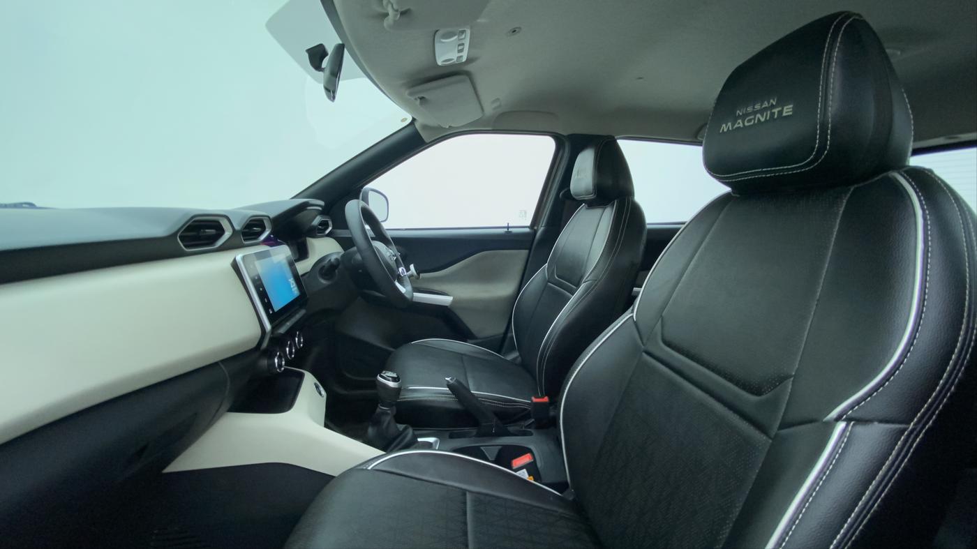2021 Nissan MAGNITE XV  TURBO MT, Petrol, Manual, 20,275 km, Right Side Front Door Cabin