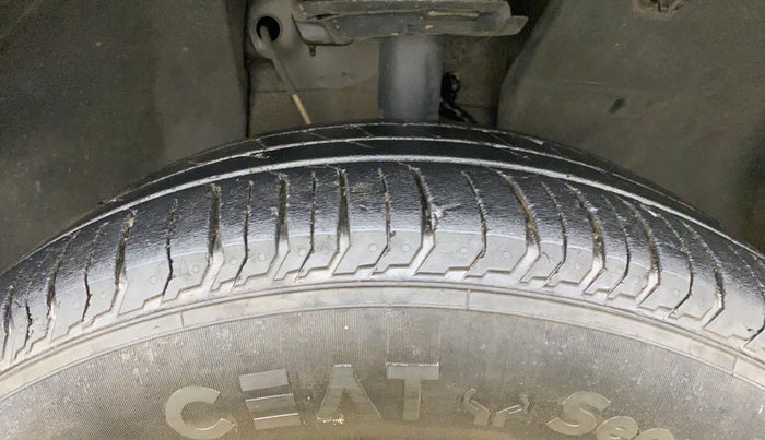 2023 Tata PUNCH ACCOMPLISHED MT, Petrol, Manual, 29,374 km, Right Front Tyre Tread