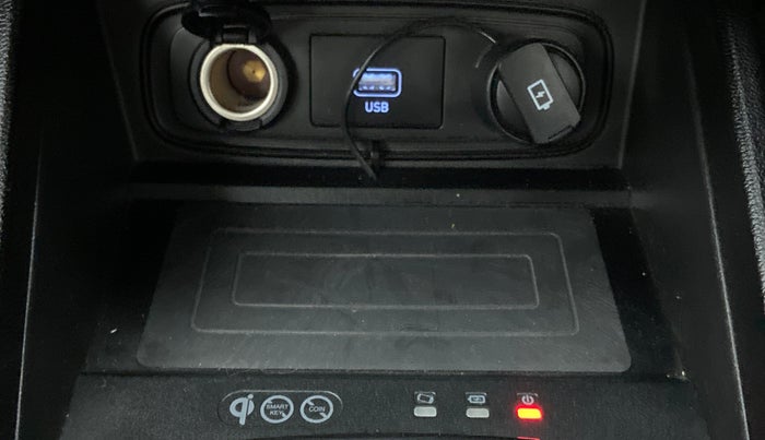 2020 Hyundai VENUE SX 1.0 (O) TURBO IMT, Petrol, Manual, 37,132 km, Wireless Charger