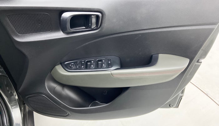 2020 Hyundai VENUE SX 1.0 (O) TURBO IMT, Petrol, Manual, 37,132 km, Driver Side Door Panels Control