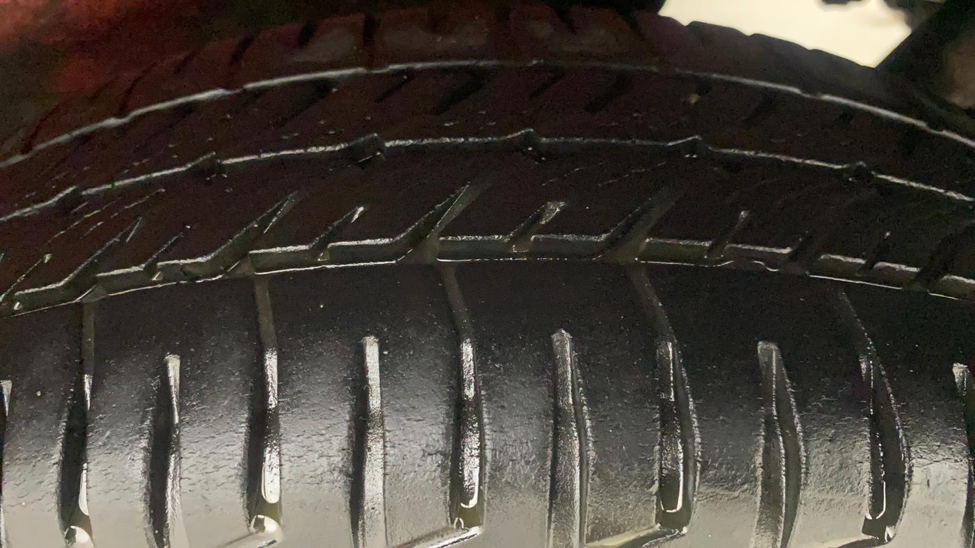 2013 Maruti Wagon R Stingray VXI, Petrol, Manual, 52,086 km, Left Rear Tyre Tread