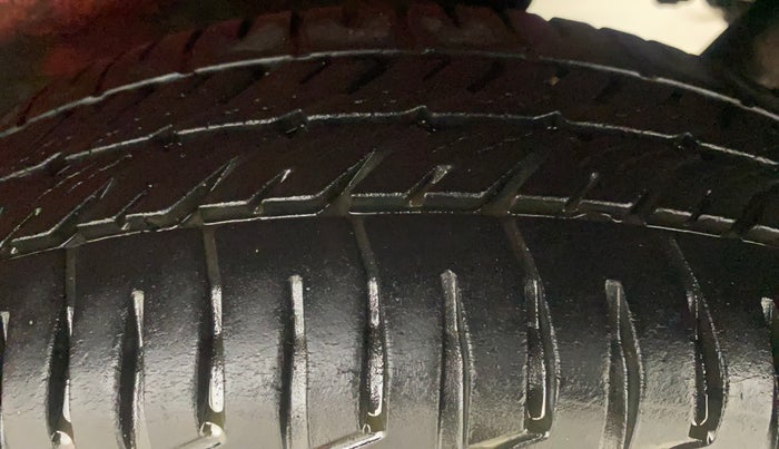 2013 Maruti Wagon R Stingray VXI, Petrol, Manual, 52,037 km, Left Rear Tyre Tread