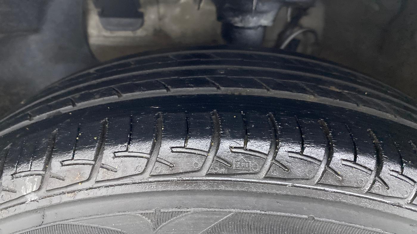 2019 Hyundai Elite i20 SPORTZ PLUS 1.2, Petrol, Manual, 87,935 km, Left Front Tyre Tread