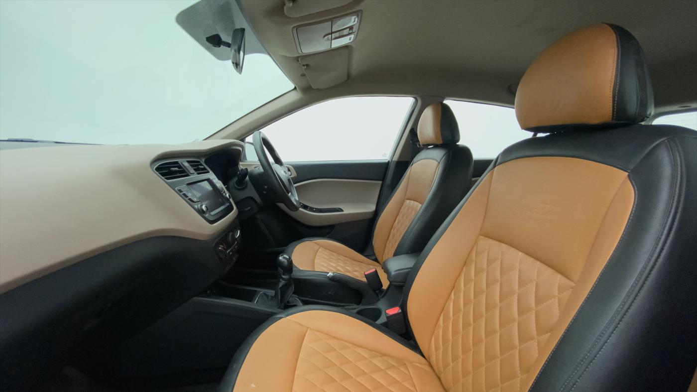 2019 Hyundai Elite i20 SPORTZ PLUS 1.2, Petrol, Manual, 87,935 km, Right Side Front Door Cabin