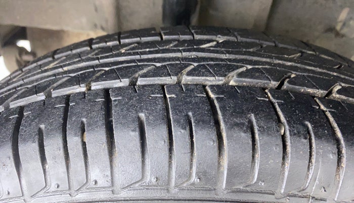 2016 Tata Tiago XE 1.2 REVOTRON, Petrol, Manual, 21,396 km, Right Rear Tyre Tread