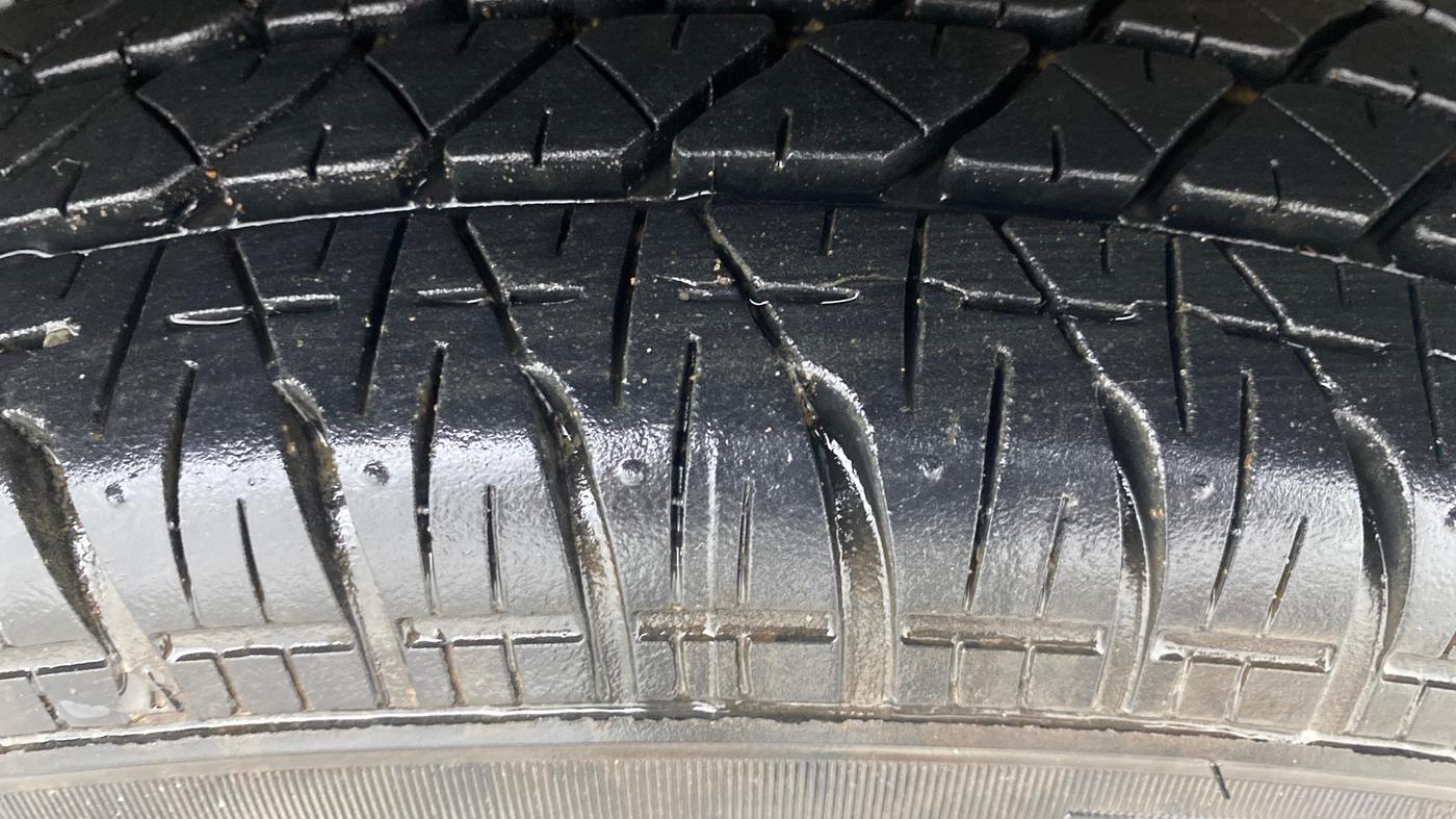 2017 Maruti Swift VXI O, Petrol, Manual, 46,243 km, Right Front Tyre Tread