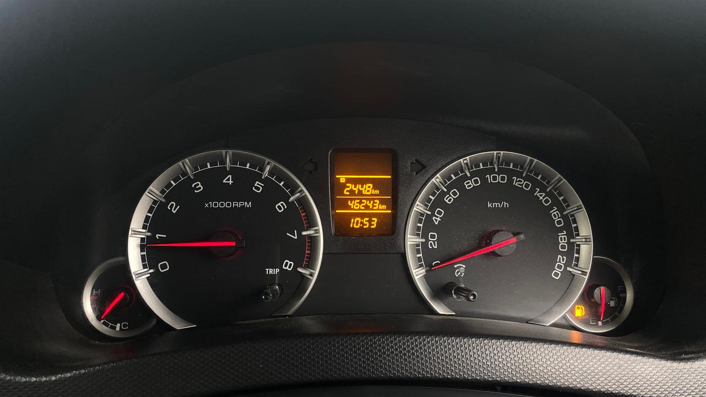 2017 Maruti Swift VXI O, Petrol, Manual, 46,243 km, Odometer Image