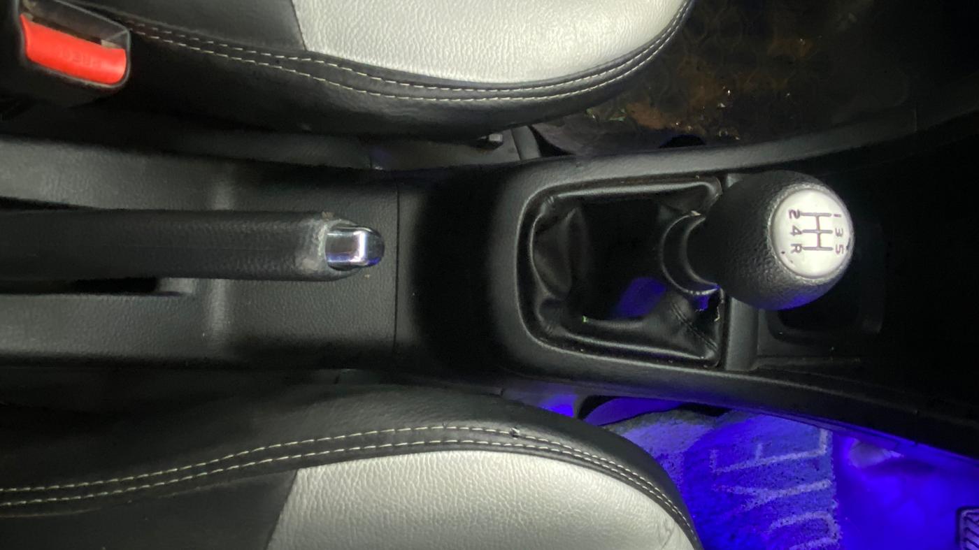 2017 Maruti Swift VXI O, Petrol, Manual, 46,243 km, Gear Lever