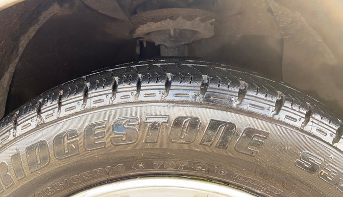 2014 Hyundai Xcent S (O) 1.2, Petrol, Manual, 58,711 km, Right Front Tyre Tread
