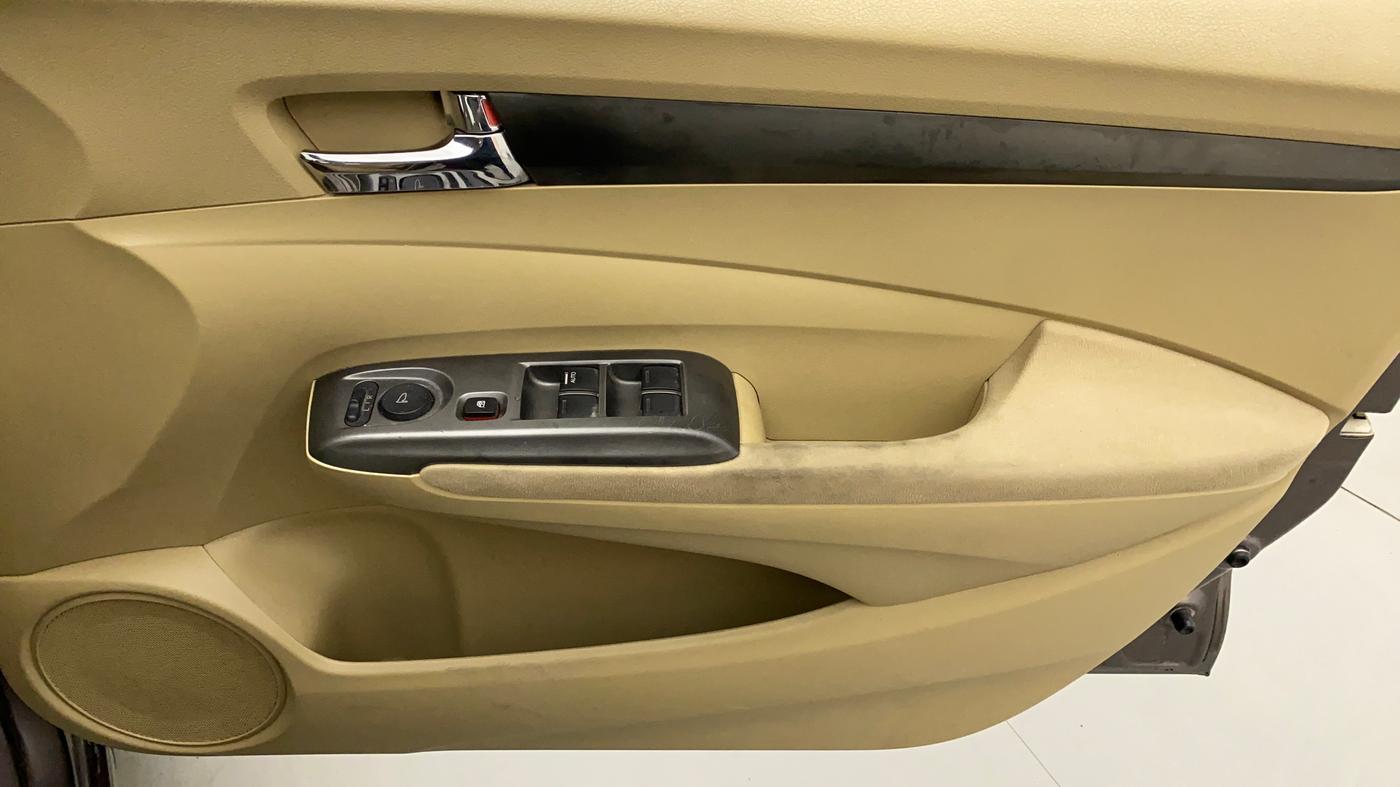 2012 Honda City 1.5L I-VTEC V MT, CNG, Manual, 48,295 km, Driver Side Door Panels Control