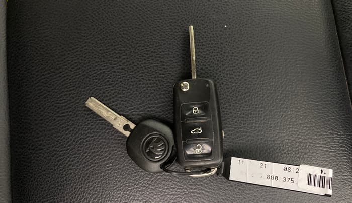 2018 Skoda Rapid AMBITION 1.6 MPI MT, Petrol, Manual, 97,495 km, Key Close Up