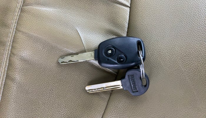 2016 Honda Amaze 1.2L I-VTEC S, Petrol, Manual, 73,620 km, Key Close Up