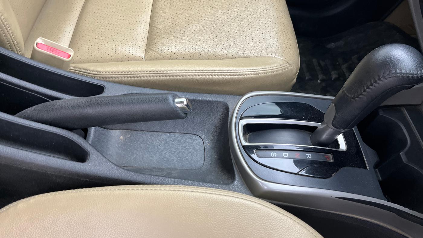 2018 Honda City 1.5L I-VTEC ZX CVT, Petrol, Automatic, 1,35,617 km, Gear Lever