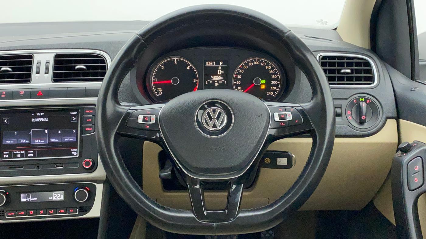 2018 Volkswagen Ameo HIGHLINE PLUS 1.5L AT 16 ALLOY, Diesel, Automatic, 43,055 km, Steering Wheel Close Up