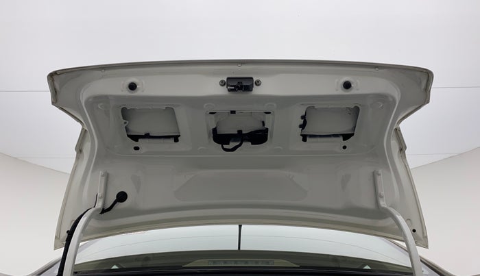 2018 Volkswagen Ameo HIGHLINE PLUS 1.5L AT 16 ALLOY, Diesel, Automatic, 43,055 km, Boot Door Open