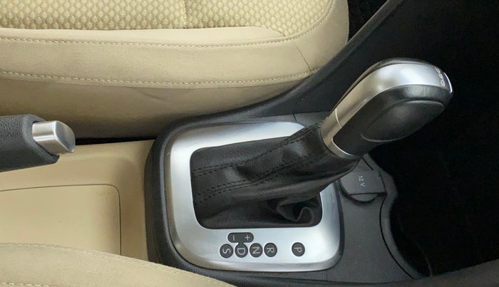 2018 Volkswagen Ameo HIGHLINE PLUS 1.5L AT 16 ALLOY, Diesel, Automatic, 43,055 km, Gear Lever