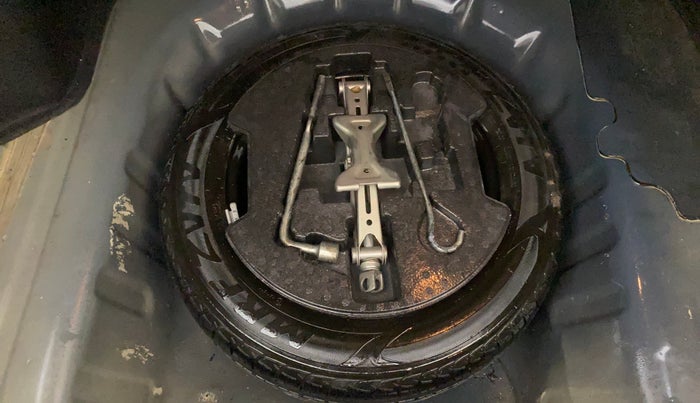 2018 Maruti Ciaz ZETA DIESEL 1.3, Diesel, Manual, 99,587 km, Spare Tyre