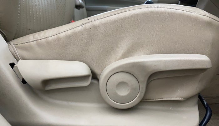 2018 Maruti Ciaz ZETA DIESEL 1.3, Diesel, Manual, 99,587 km, Driver Side Adjustment Panel