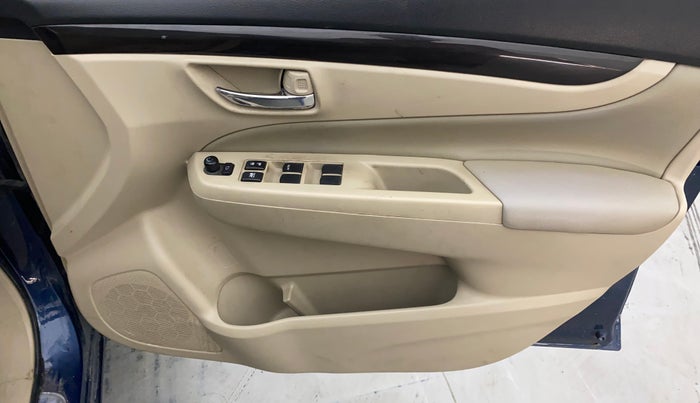 2018 Maruti Ciaz ZETA DIESEL 1.3, Diesel, Manual, 99,587 km, Driver Side Door Panels Control