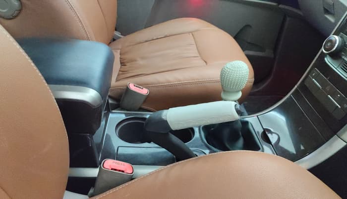 2014 Mahindra XUV500 W6, Diesel, Manual, 1,15,208 km, Gear Lever