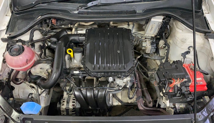 2018 Volkswagen Ameo COMFORTLINE 1.0L, Petrol, Manual, 1,06,101 km, Engine View