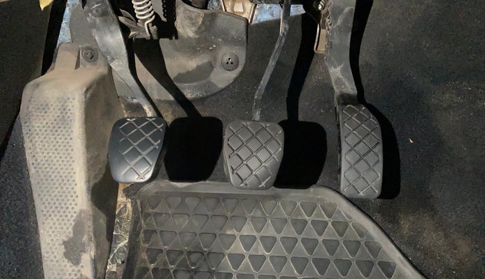 2018 Volkswagen Ameo COMFORTLINE 1.0L, Petrol, Manual, 1,06,101 km, Pedals