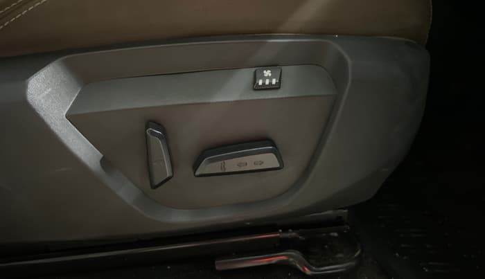 2022 Tata Harrier XZ PLUS 2.0L, Diesel, Manual, 54,928 km, Driver Side Adjustment Panel