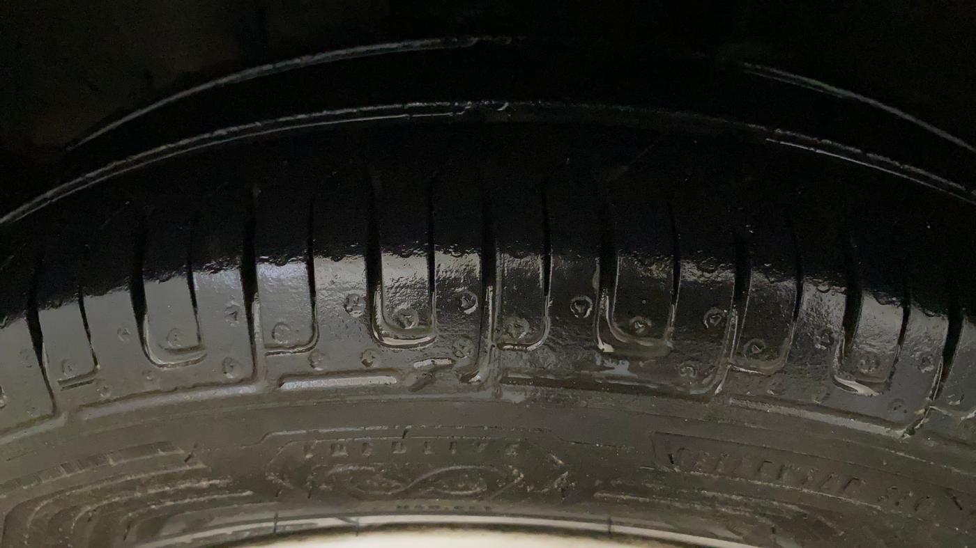 2016 Renault Kwid RXT 1.0, Petrol, Manual, 55,030 km, Left Front Tyre Tread