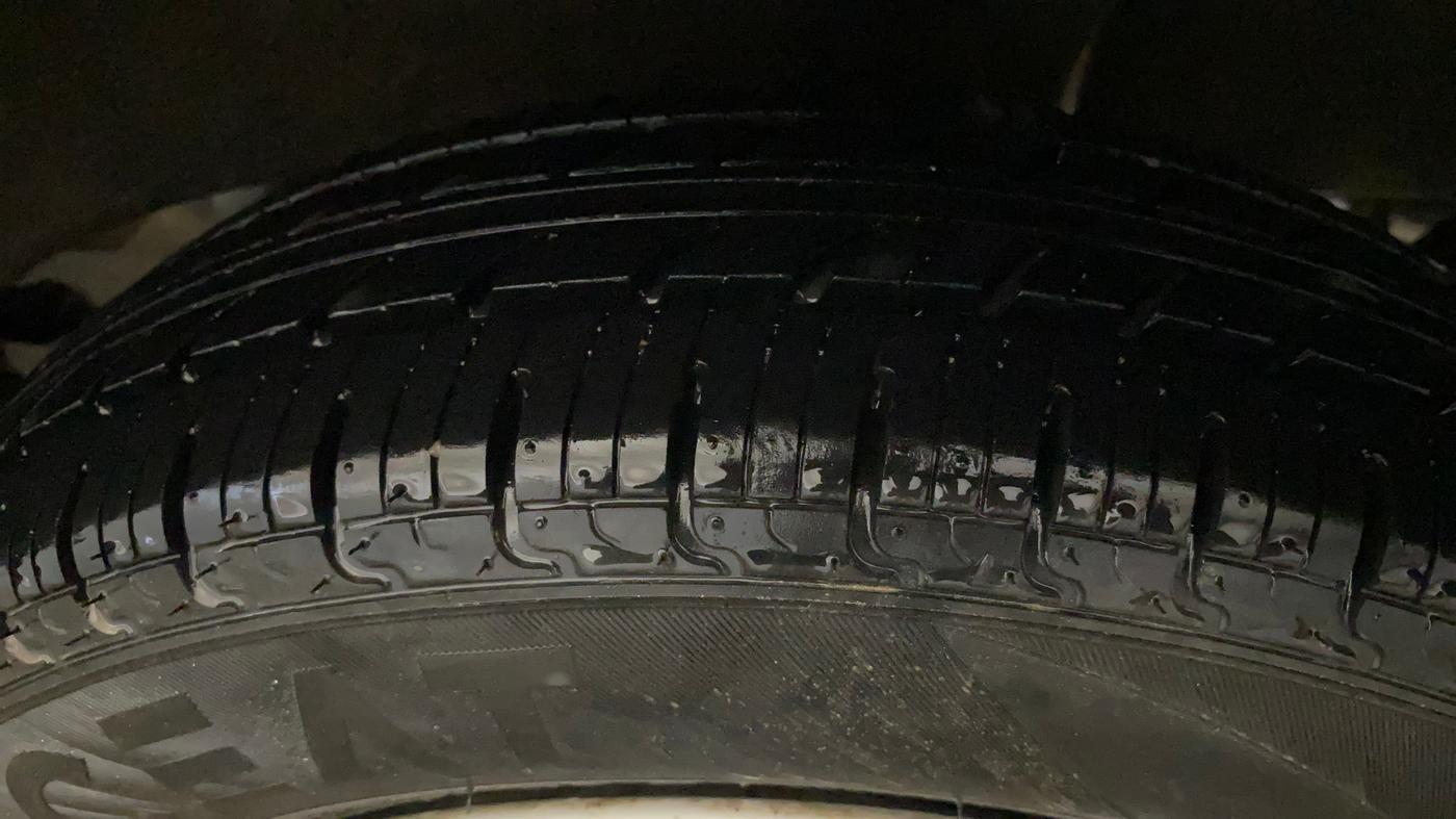 2016 Renault Kwid RXT 1.0, Petrol, Manual, 55,030 km, Left Rear Tyre Tread