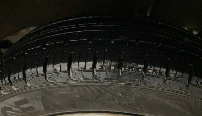 2016 Renault Kwid RXT 1.0, Petrol, Manual, 54,900 km, Left Rear Tyre Tread