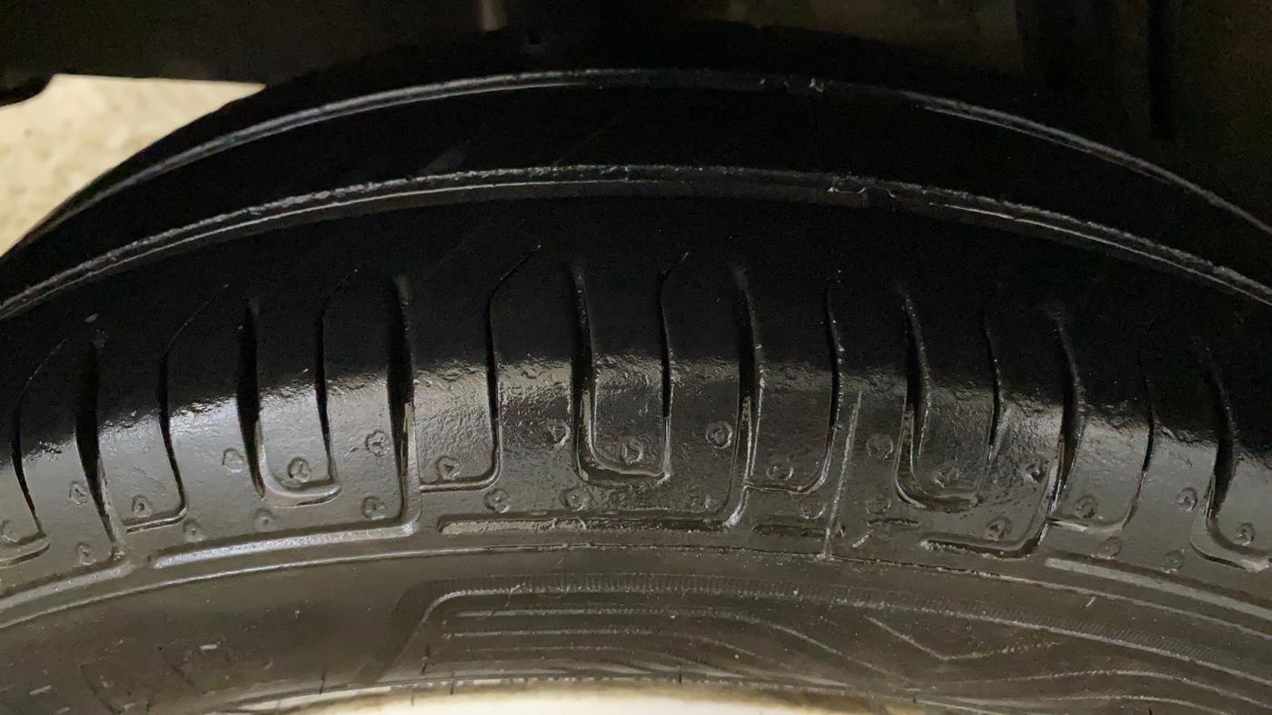2016 Renault Kwid RXT 1.0, Petrol, Manual, 55,030 km, Right Rear Tyre Tread