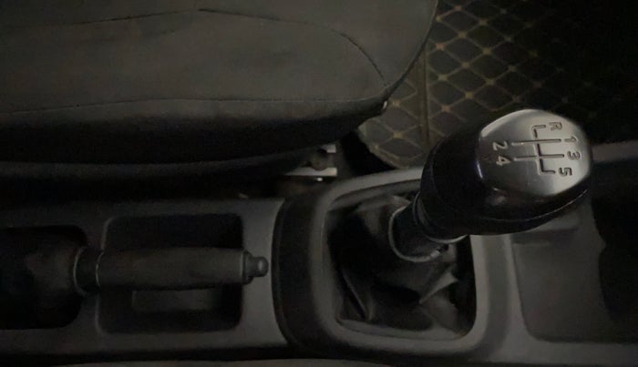 2016 Renault Kwid RXT 1.0, Petrol, Manual, 54,900 km, Gear Lever