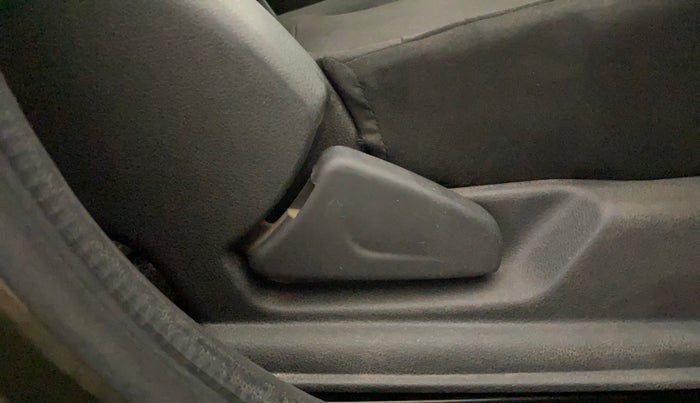 2016 Renault Kwid RXT 1.0, Petrol, Manual, 54,900 km, Driver Side Adjustment Panel